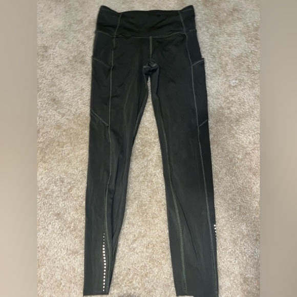 Lululemon Fast and Free Leggings w/ pockets 
Size 6 - Picture 2 of 2